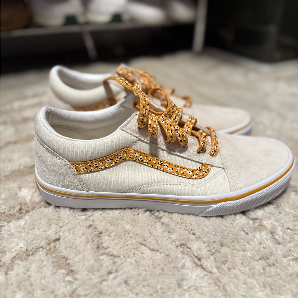 Vans White Sneakers with Floral Yellow Laces BRAND NEW